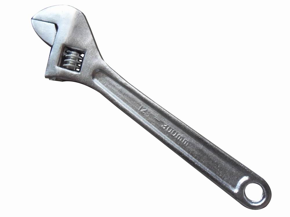 首席技师王国成正带领团队对新一批航空产品进行优化调试