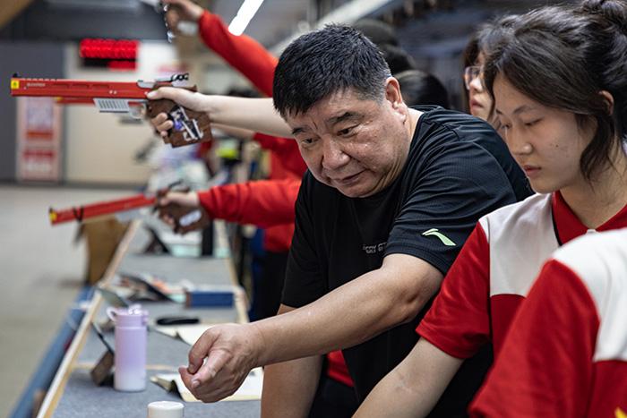 奥运冠军亲自授课的真实体验在校园里激发学习