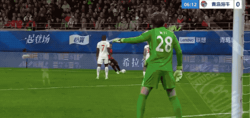 成都蓉城1-0力克青岛海牛 罗慕洛头球破门牟鹏飞