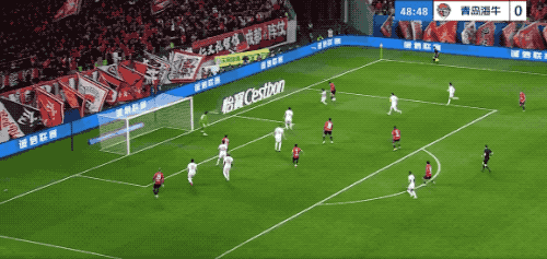 成都蓉城1-0力克青岛海牛 罗慕洛头球破门牟鹏飞