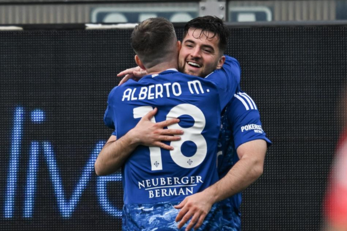 意甲第30轮上演多场精彩对决 科莫5-0大胜比萨罗