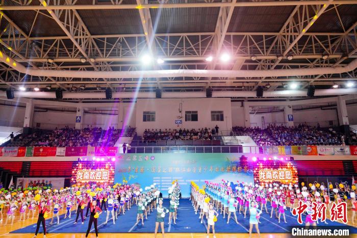 江西省青少年啦啦操锦标赛龙南市盛大开幕