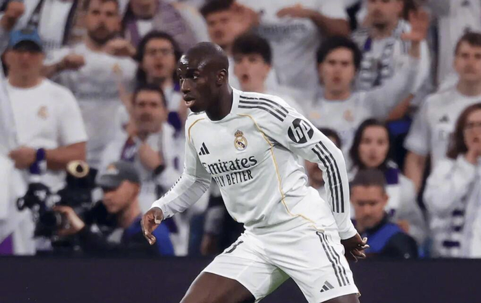 皇马左后卫门迪右腿股二头肌伤情更新