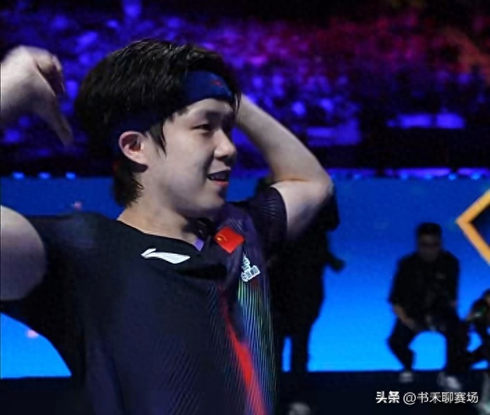 王楚钦首夺世界杯冠军 左手将孤军奋战打破质疑