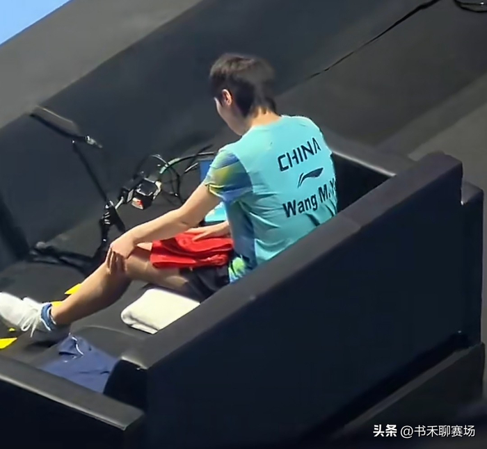 王楚钦首夺世界杯冠军 左手将孤军奋战打破质疑