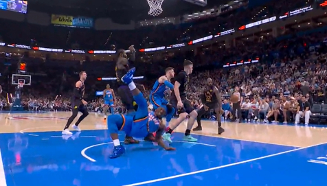 雷霆多尔特第三节重伤离场 防守体系面临考验