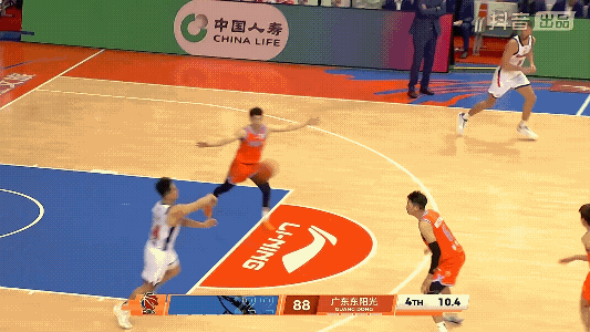 广东男篮收官战失利无缘前四 杜锋点出三大败因