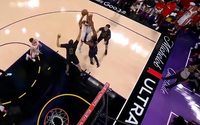 湖人G2大胜火箭 詹姆斯28+8+7主导全场